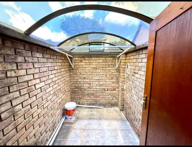 3 BEDROOM TOWNHOUSE FOR SALE IN NOORDHEUWEL